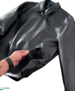 جاكيت جلد طبيعي تركي يظهر تفاصيل الجيب الجانبي والجودة