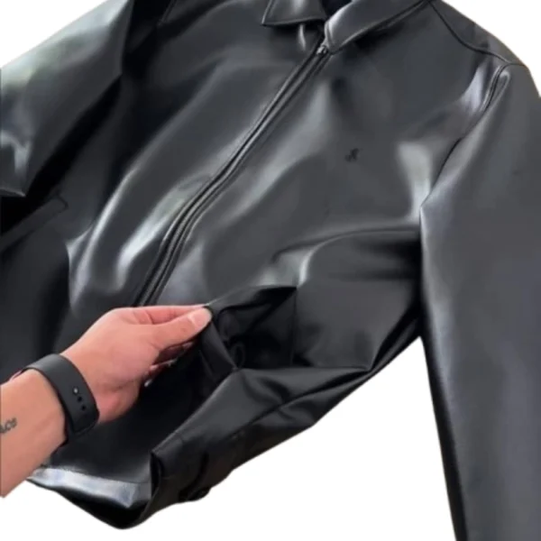 جاكيت جلد طبيعي تركي يظهر تفاصيل الجيب الجانبي والجودة