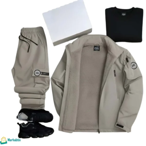 طقم كتان مبطن فرو لون بيج: يظهر تفاصيل الفرو الداخلي والكتان الأجنبي المستورد للجاكيت.