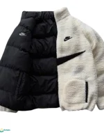 جاكيت رجالي بوجهين يجمع بين الفخامة والعملية: أسود منفوخ وفرو أبيض.