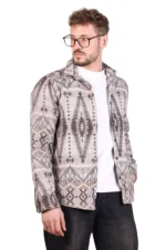 جاكيت قميص رجالي جوخ نقشة هندسية لون بيج وبني فاتح